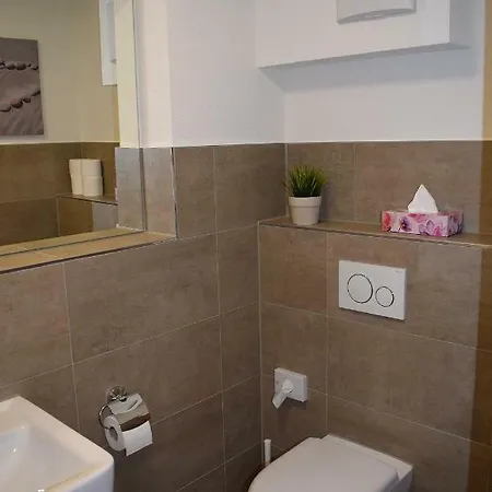Апартаменты Ferienwohnung Warum Ins 3,5 Неккарзульм